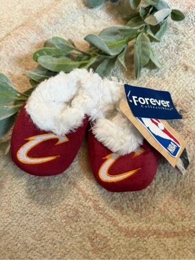 Cleveland Cavaliers Baby Slippers NBA Plush Fuzzy Booties Forever Collectibles